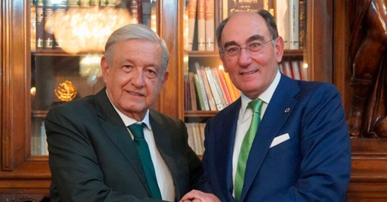 Lee más sobre el artículo ¡México compra 13 plantas a Iberdrola! AMLO celebra adquisición clave para la industria eléctrica