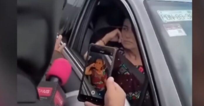 Claudia Sheinbaum se topa con encapuchados en Chiapas