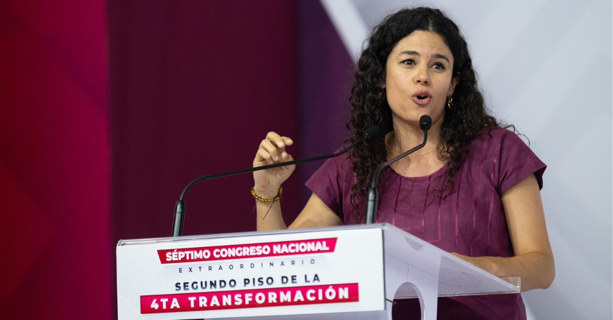 Luisa María Alcalde Dirigente Nacional de Morena