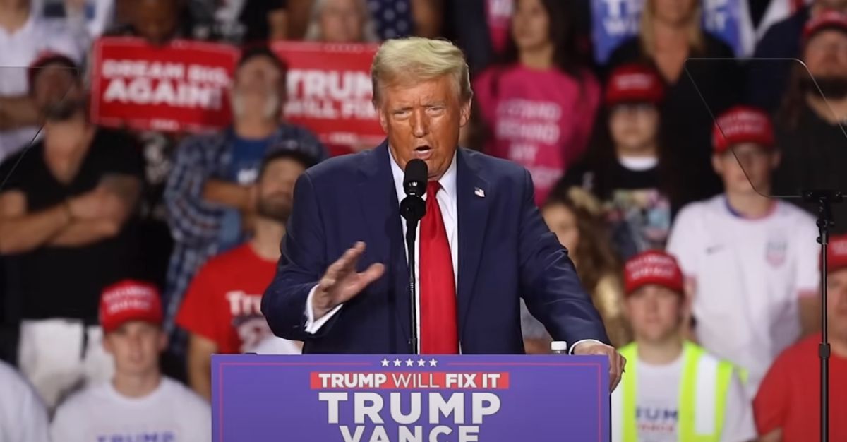 En este momento estás viendo Un misógino Trump ofende a Nancy Pelosi en cierre de campaña