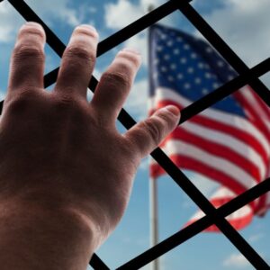 Lee más sobre el artículo Trump revoca estatus legal de más de 500,000 migrantes, ¡tendrían que dejar el país en un mes!