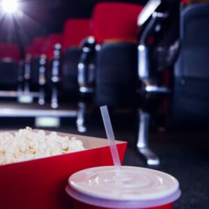 Lee más sobre el artículo Trump asfixia a la industria cinematográfica: Anuncia arancel del 100% sobre películas extranjeras