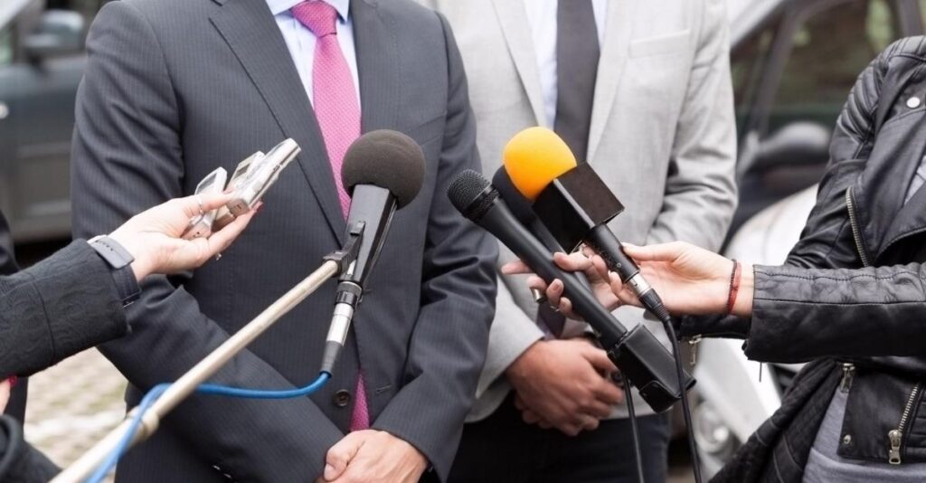 Lee más sobre el artículo Introducción a la Comunicación Política: Definición, elementos y actores